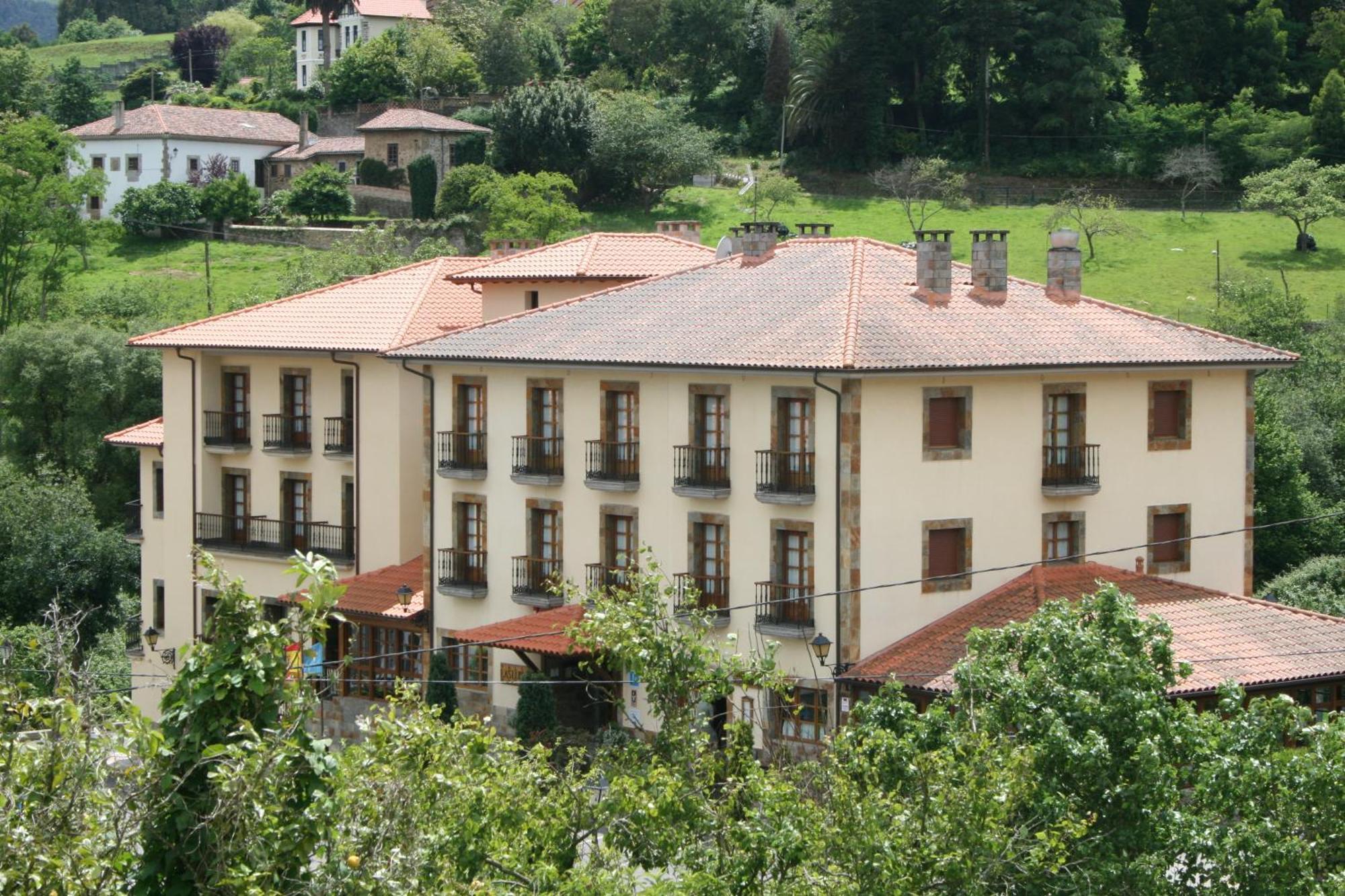 Hotel Valle Las Luinas Сото-де-Луинья Экстерьер фото
