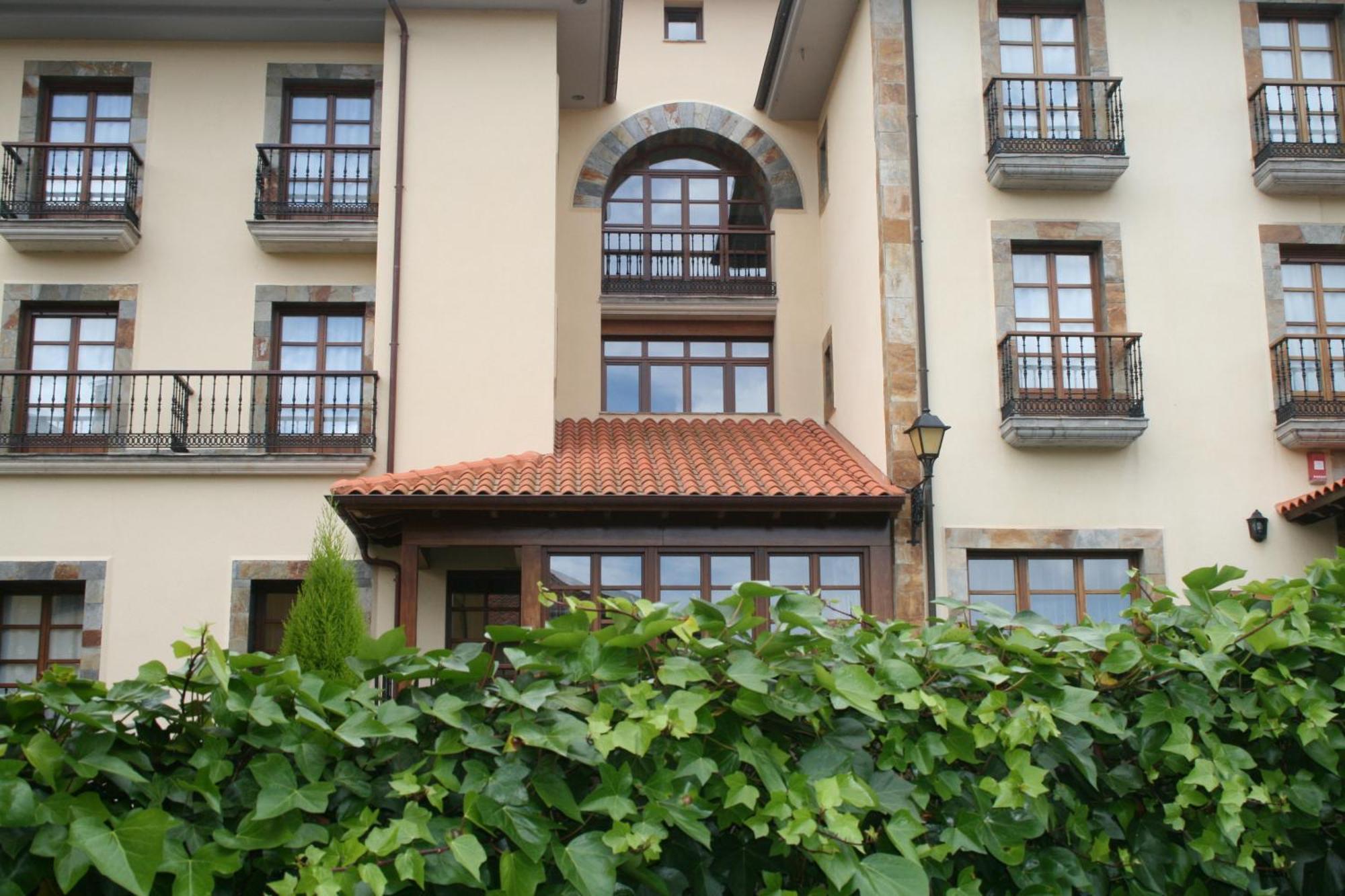Hotel Valle Las Luinas Сото-де-Луинья Экстерьер фото