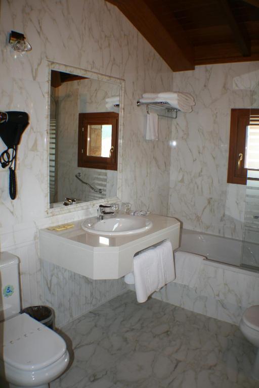 Hotel Valle Las Luinas Сото-де-Луинья Номер фото