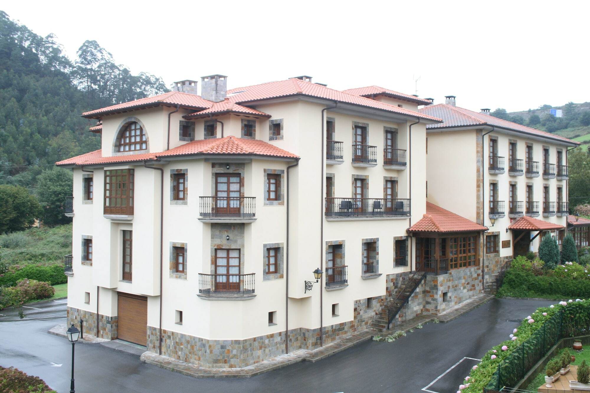 Hotel Valle Las Luinas Сото-де-Луинья Экстерьер фото